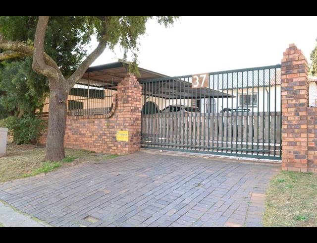 4 BEDROOM HOUSE FOR SALE IN WITPOORTJIE
